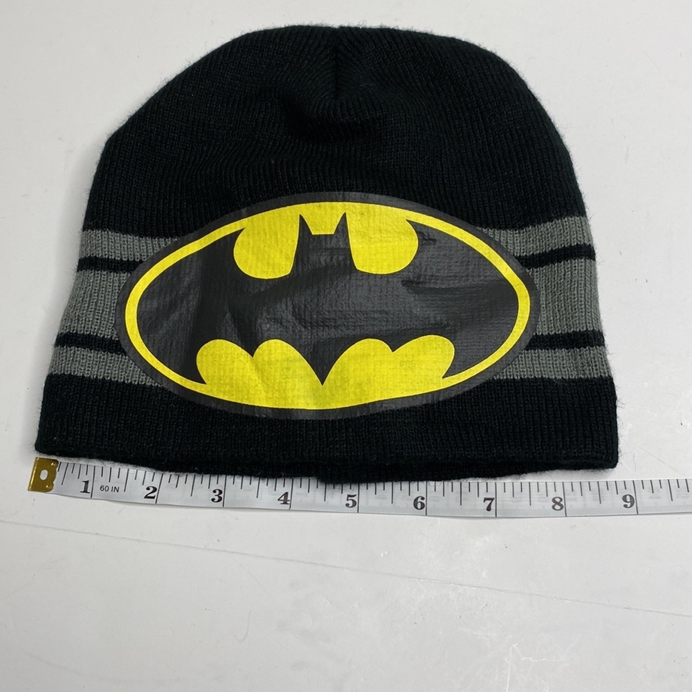 Batman Knit Beanie Hat With Yellow Logo & Gray Stripes - Picture 7 of 8